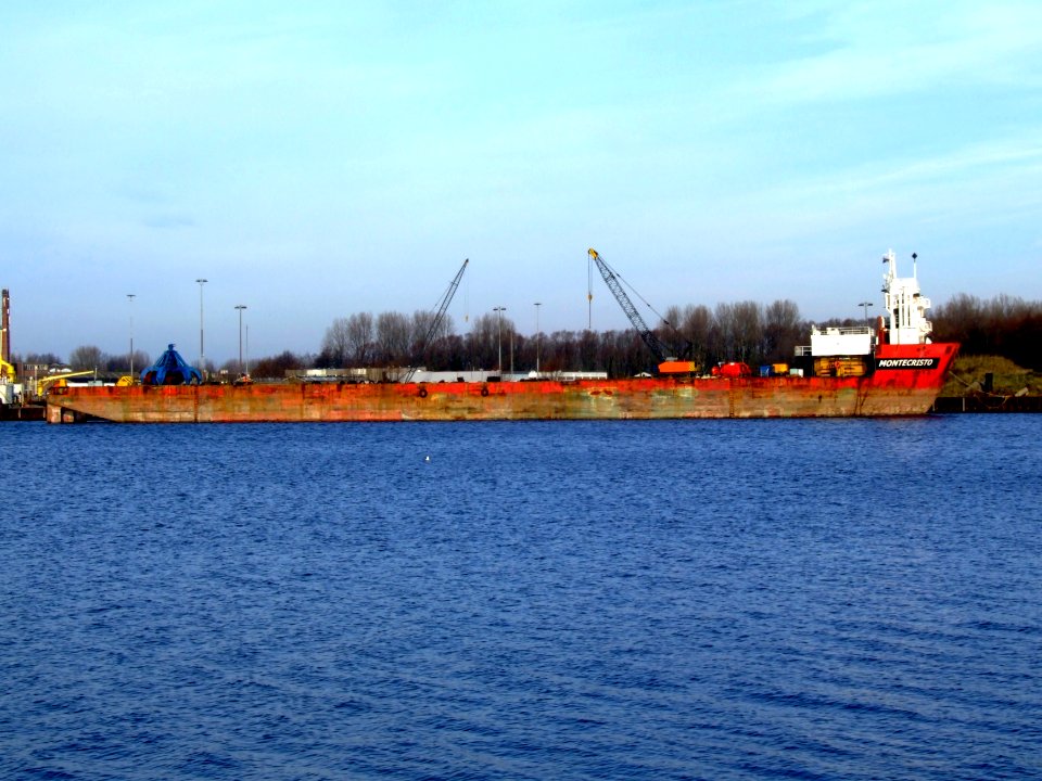 Montecristo, Port of Amsterdam, 13Dec2008 pic1