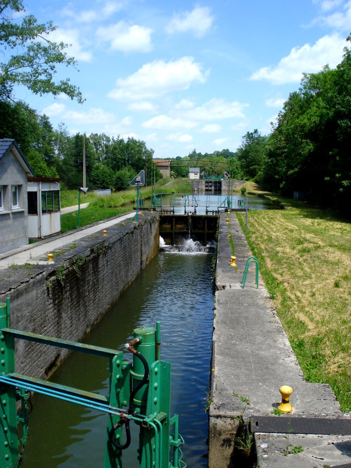 Montgon, (Ardennes, Fr) Vallée des écluses