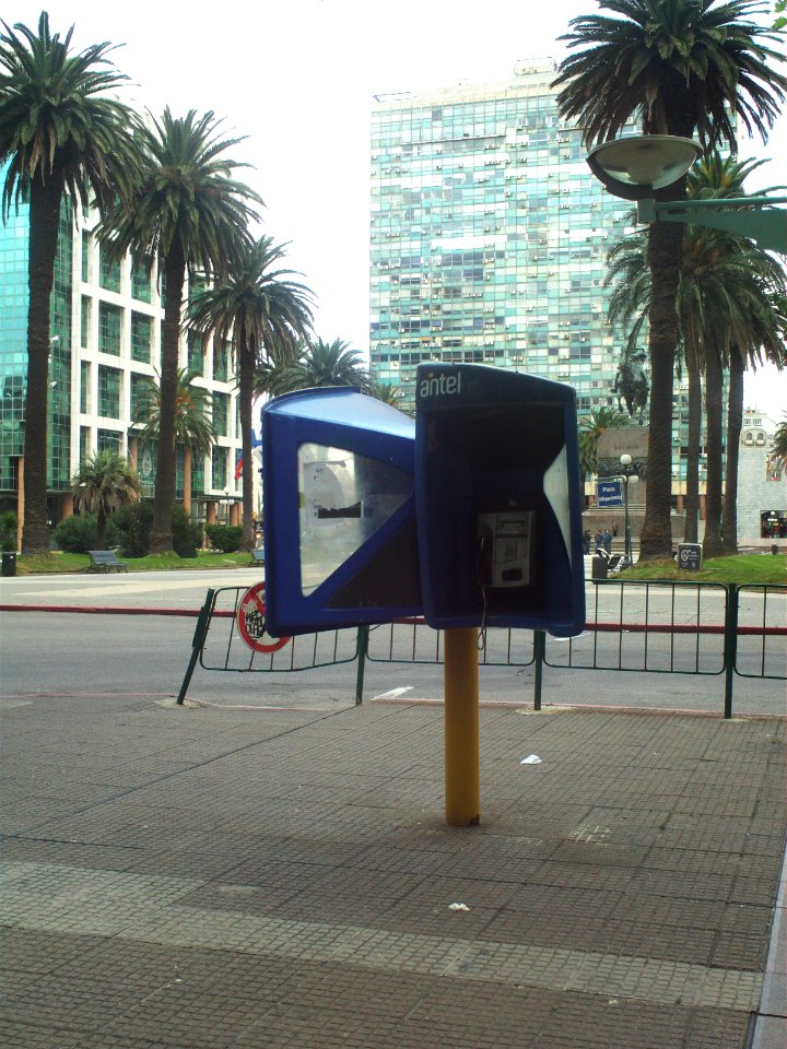 Montevideo pay phone