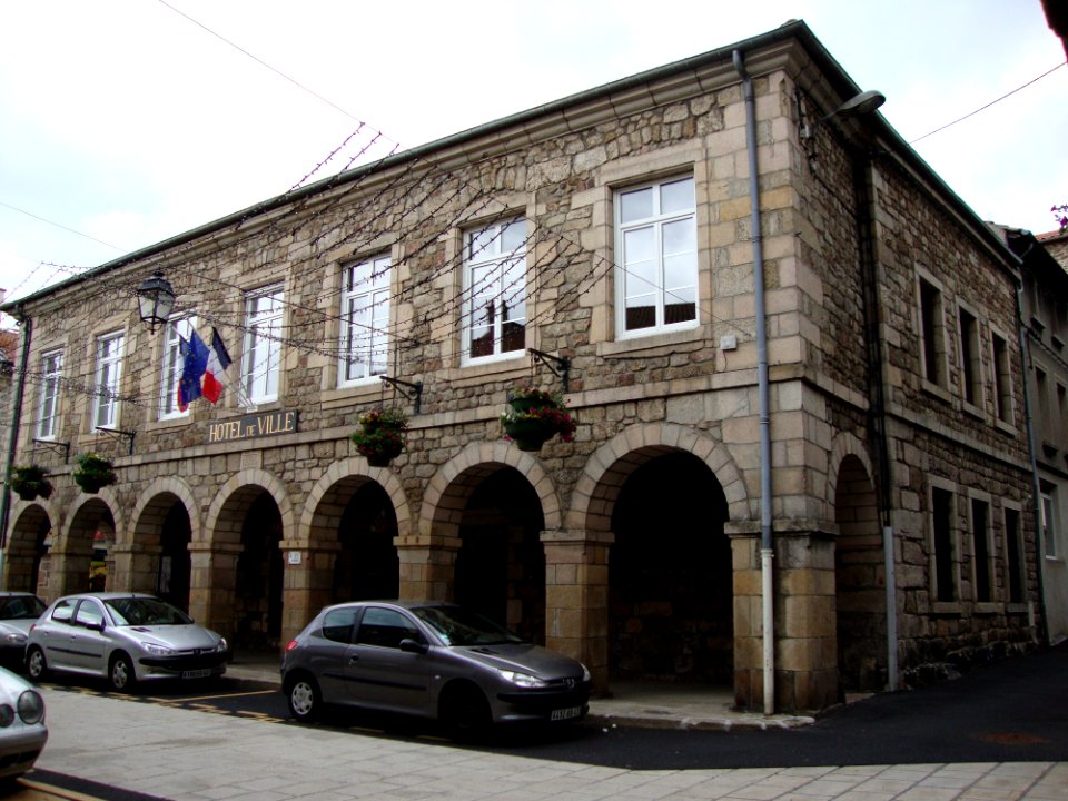 Montfaucon-en-Velay (Haute-Loire, Fr) mairie