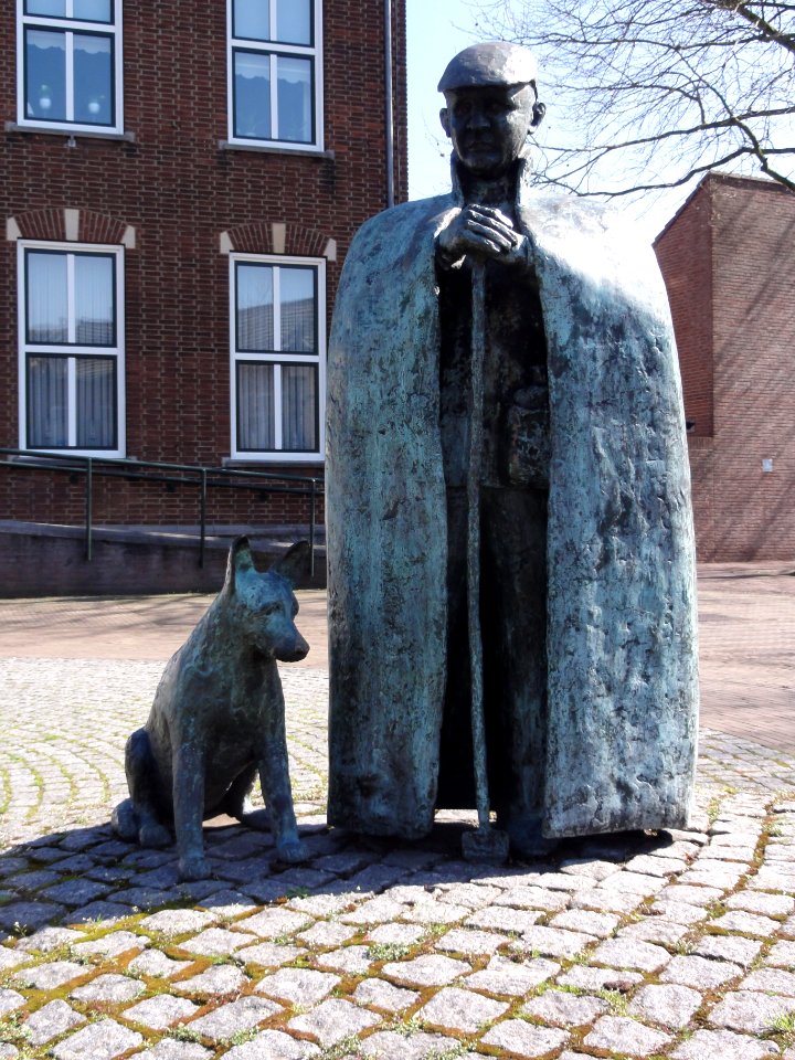 Montfort (Roerdalen) sculpture de Sjiëper, by Henk Sillen, 1989