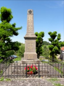 Montigny (M-et-M) monument aux morts