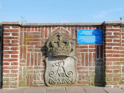 Monogrammtafel an der Schwentinebrücke I, Plön