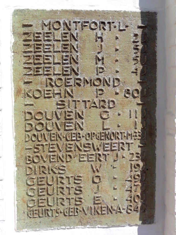 Montfort (Limburg) massagraf, namenplaat 09 van 12