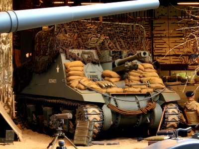 Montreal Locomotive Works Tank Arsenal 25-PR Sexton 1 pic2