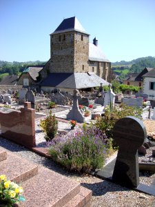 Montory (Pyr-Atl, Fr) Église, la tour et le cimetière