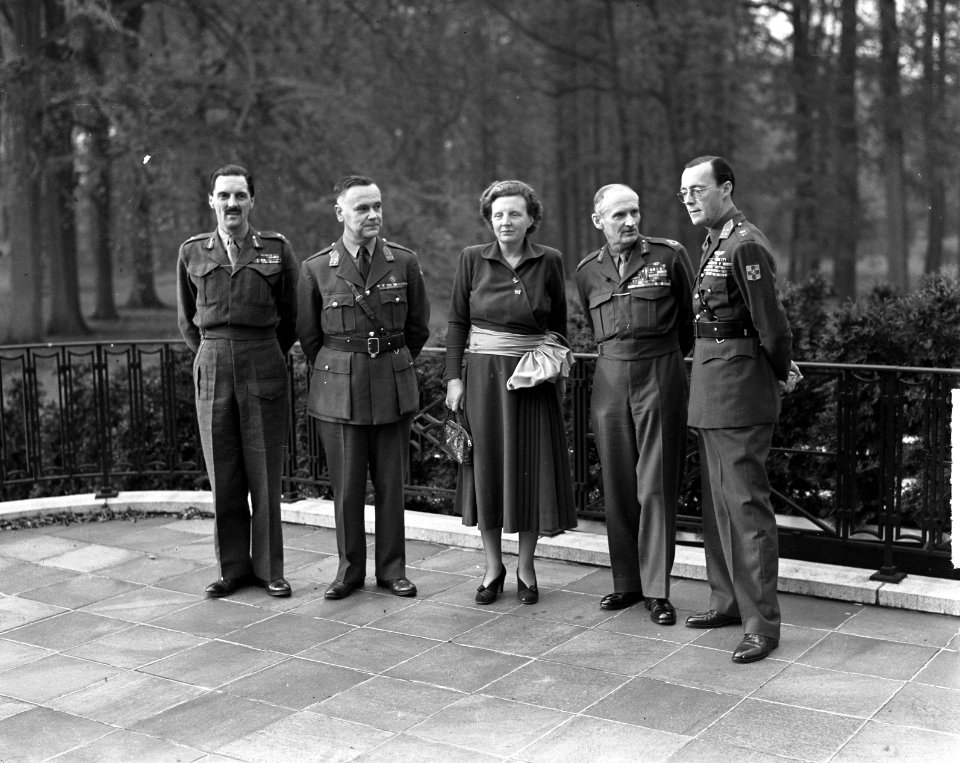 Montgomery bezoekt Koningin Juliana, Bestanddeelnr 903-0930