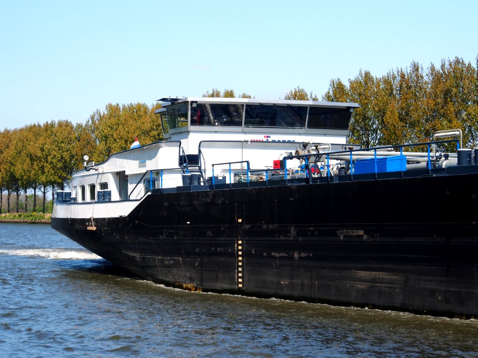 Montreal, ENI 02333685 at the Amsterdam-Rhine canal, pic6