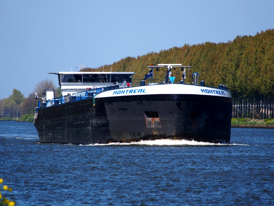 Montreal, ENI 02333685 at the Amsterdam-Rhine canal, pic1