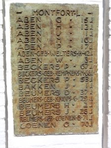 Montfort (Limburg) massagraf, namenplaat 05 van 12