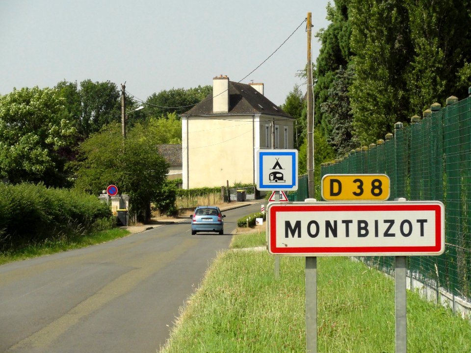 Montbizot (Sarthe) entrée