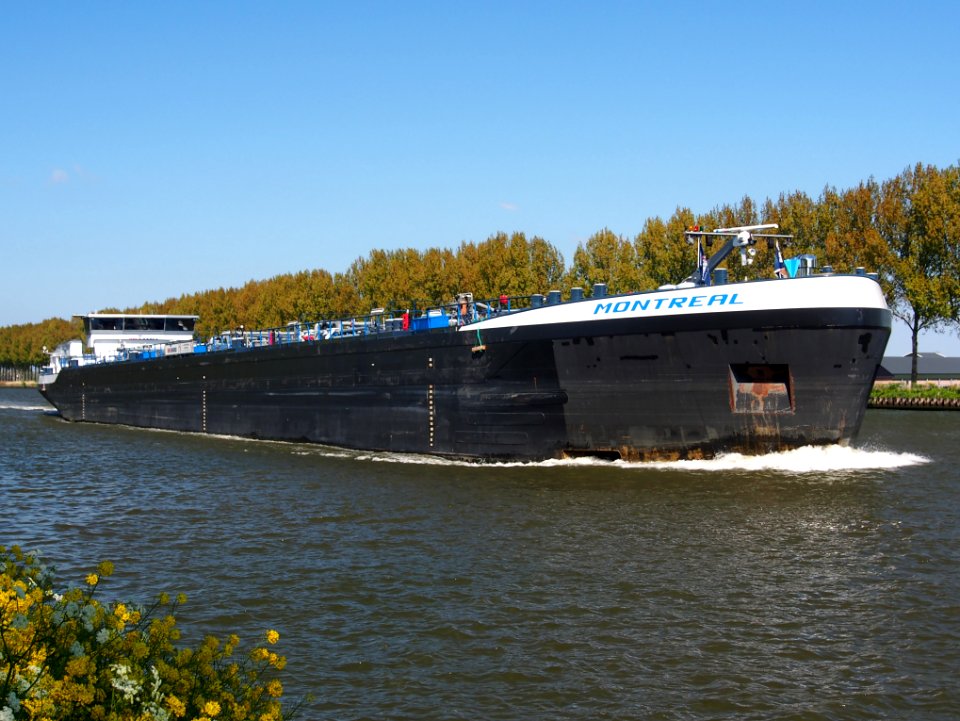 Montreal, ENI 02333685 at the Amsterdam-Rhine canal, pic3