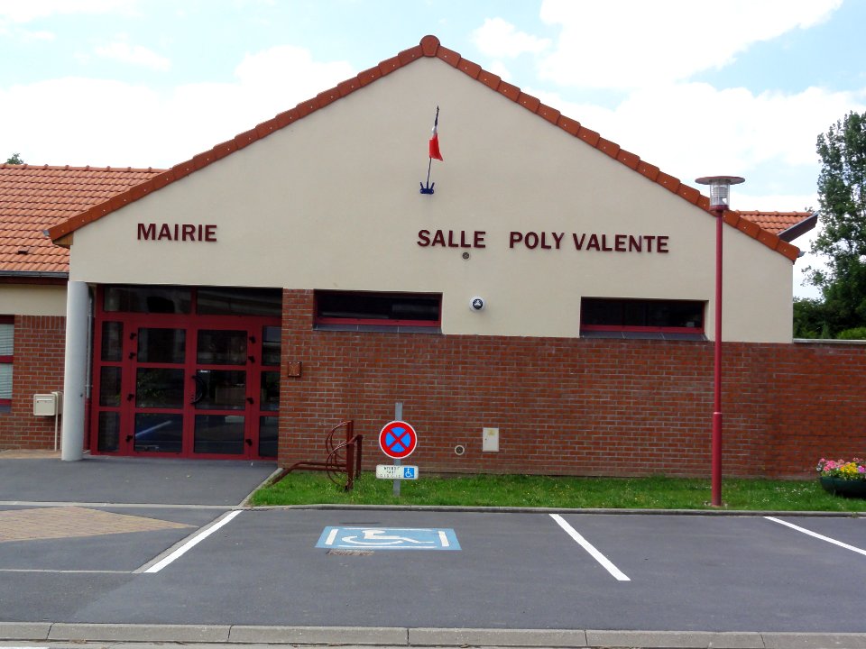 Montrécourt (Nord, Fr) mairie, salle polyvalente