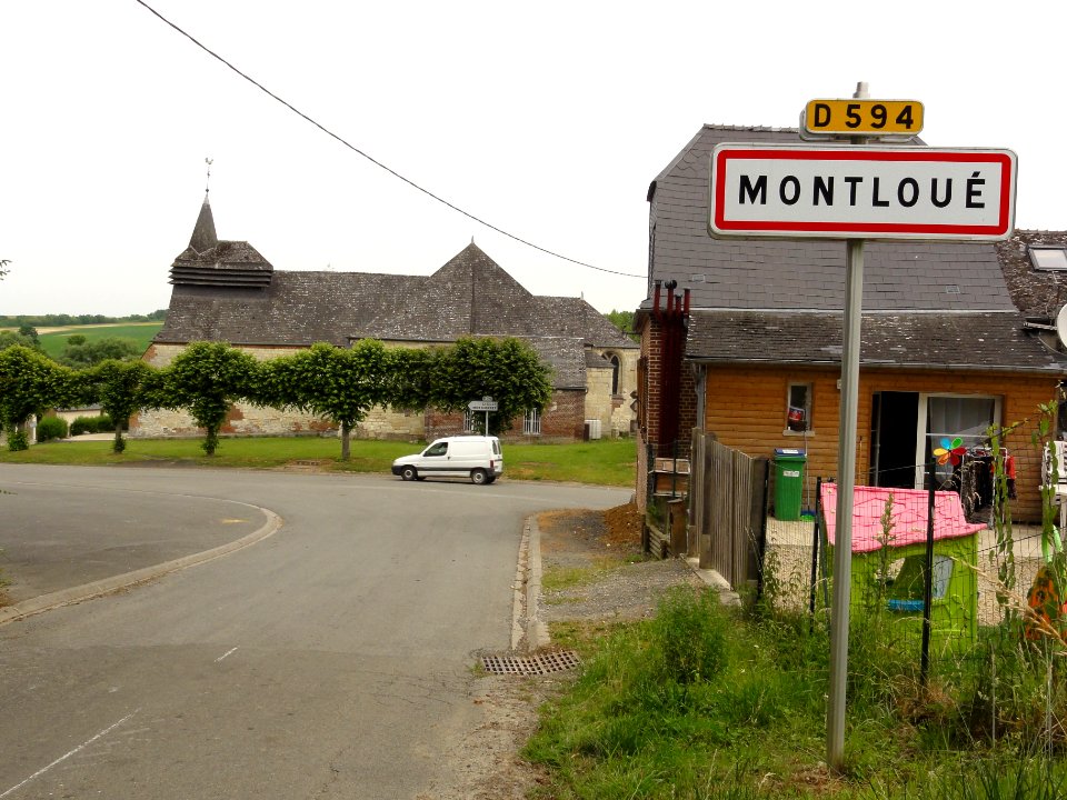 Montloué (Aisne) city limit sign