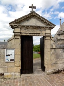 Montigny-Lengrain (Aisne) portail de l'ancien cimetière
