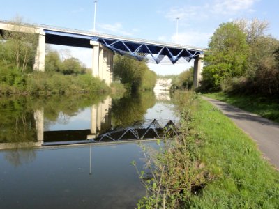 Montigny-le-Tilleul, pont de la R3 sur la Sambre (02)