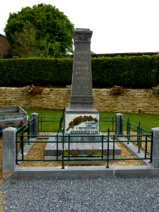 Montigny-sur-Vence (Ardennes) monument aux morts