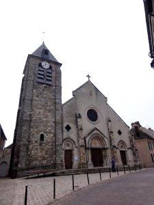 Montlhéry (Essonne) Église de la Sainte-Trinité