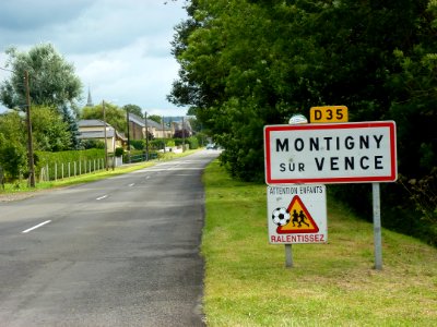 Montigny-sur-Vence (Ardennes) city limit sign