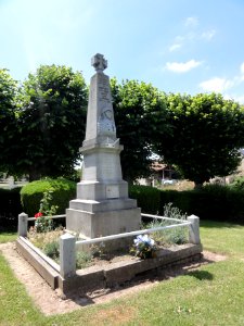 Montigny-le-Franc (Aisne) monument aux morts