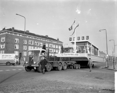 Mobiel service-station voor gemotoriseerde watertransport de Shell-boei, Bestanddeelnr 914-9278