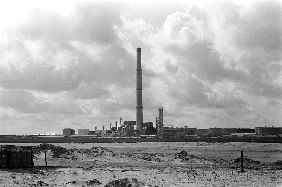 Mobil Oil Raffinaderij in Amsterdam 26-3 in werking, Bestanddeelnr 921-1917