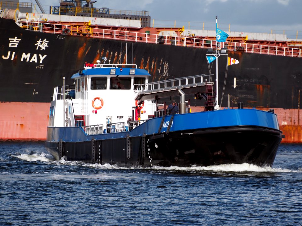 Mobi, ENI 02335422 at the Mercuriushaven, Port of Amsterdam, pic3