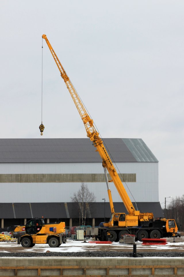 Mobile crane Toppila Oulu 20140306 01