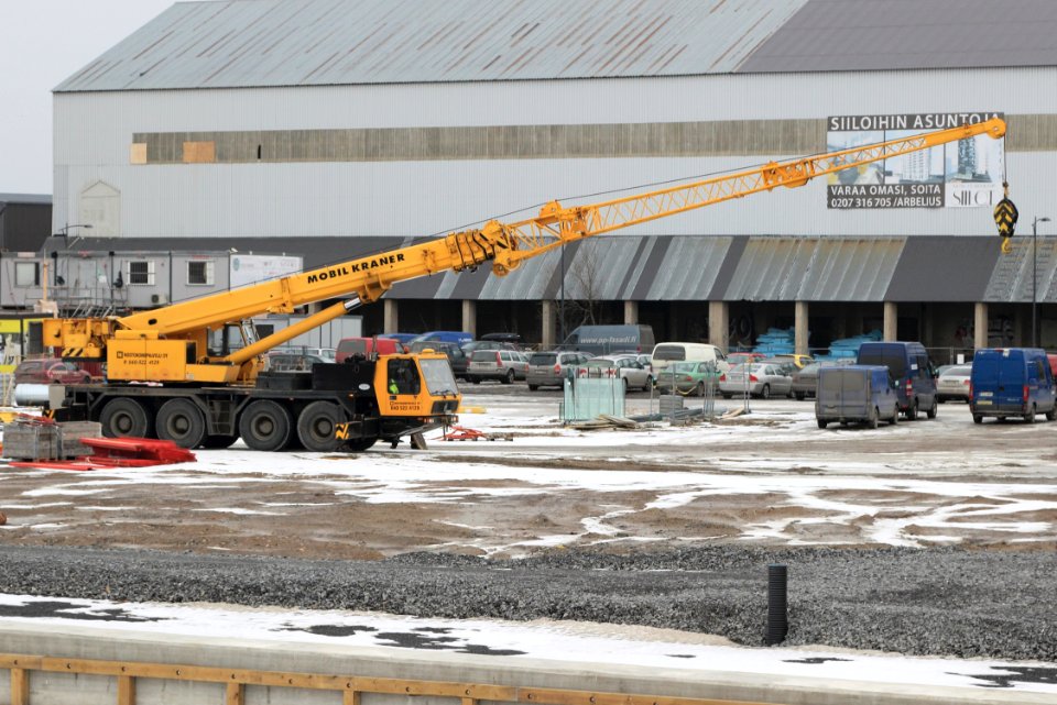 Mobile crane Toppila Oulu 20140306 02