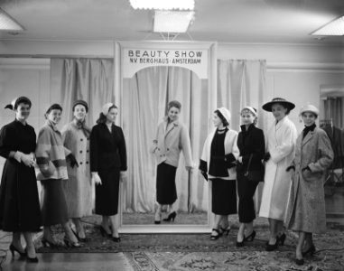 Modeshow N. V. Berghuis Amsterdam, Bestanddeelnr 905-5804