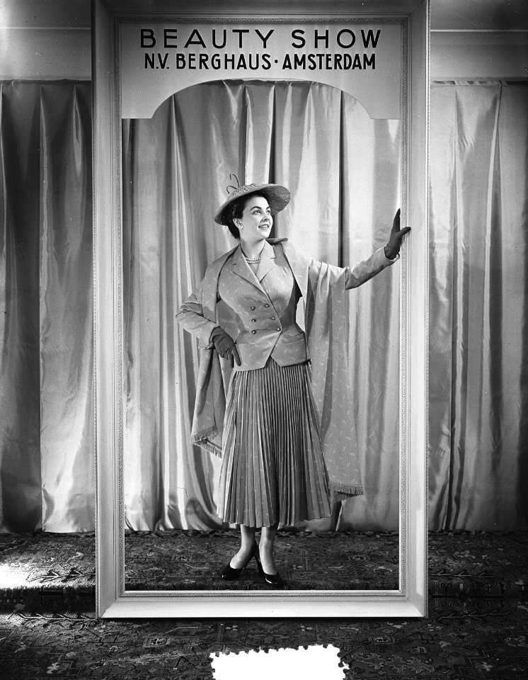 Modeshow N. V. Berghuis Amsterdam, Bestanddeelnr 905-5811