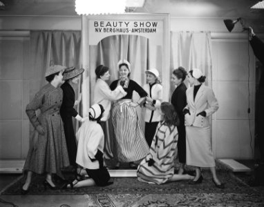 Modeshow N. V. Berghuis Amsterdam, Bestanddeelnr 905-5810