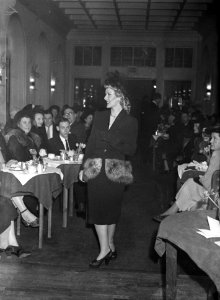 Modeshow, Bestanddeelnr 902-1111