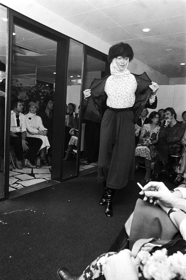 Modeshow bij Edgar Vos, Bestanddeelnr 928-8050