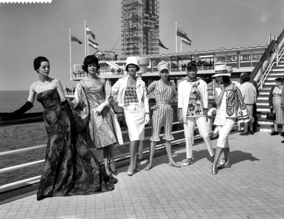 Modeshow op de Scheveningse pier, Bestanddeelnr 912-6010