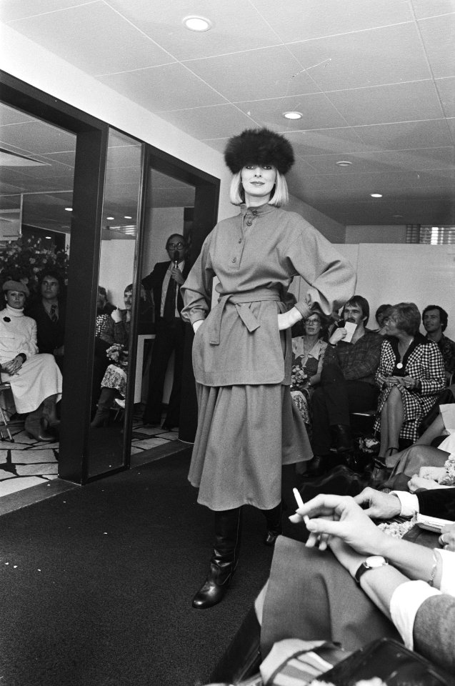 Modeshow bij Edgar Vos, Bestanddeelnr 928-8049