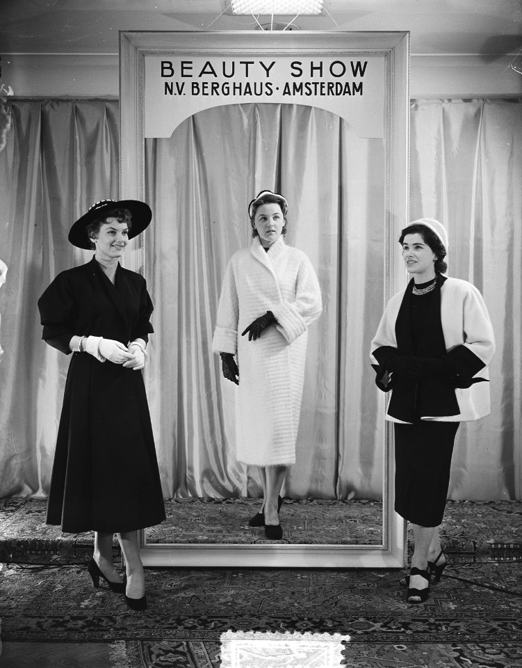 Modeshow N. V. Berghuis Amsterdam, Bestanddeelnr 905-5805