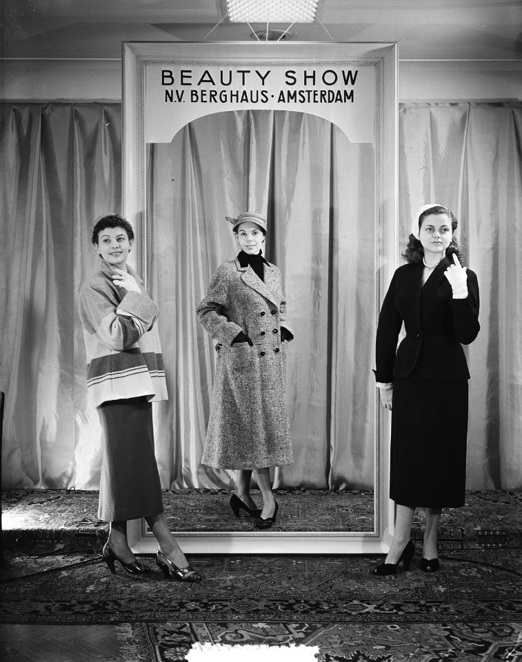 Modeshow N. V. Berghuis Amsterdam, Bestanddeelnr 905-5812