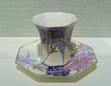 Mocha cup by J. Jurriaan Kok (form) & J. M. van Rossum (decoration), Haagsche Plateelbakkerij, Rozenburg, Den Haag, 1904, porcelain - Hessisches Landesmuseum Darmstadt - Darmstadt, Germany - DSC00818