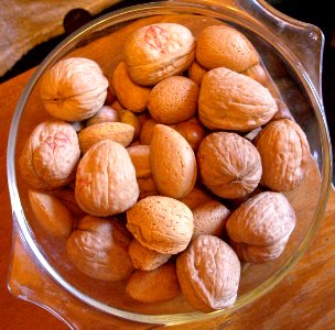 MixedNutsInGlassBowl