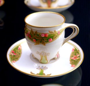 Mocha cup, designed by Adolf Flad, made by KPM Berlin, 1902, porcelain, 5 of 6 - Bröhan Museum, Berlin - DSC04098
