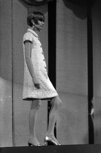 Mode van de Franse couturier Yves Staint-Laurent, Bestanddeelnr 919-6276