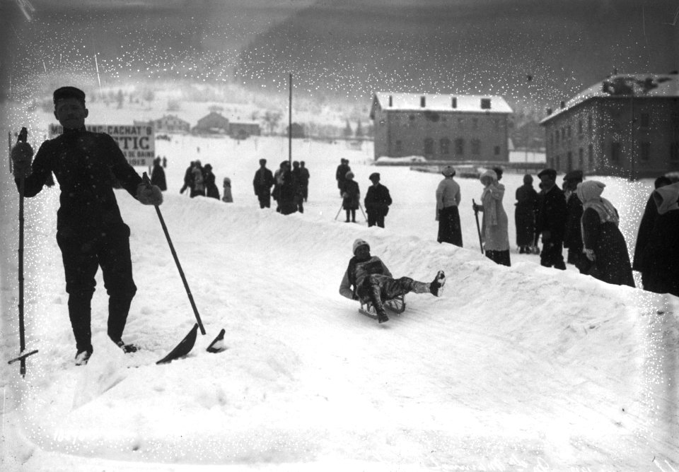 Mlle Marvingt luge Chamonix 1912 (cropped)