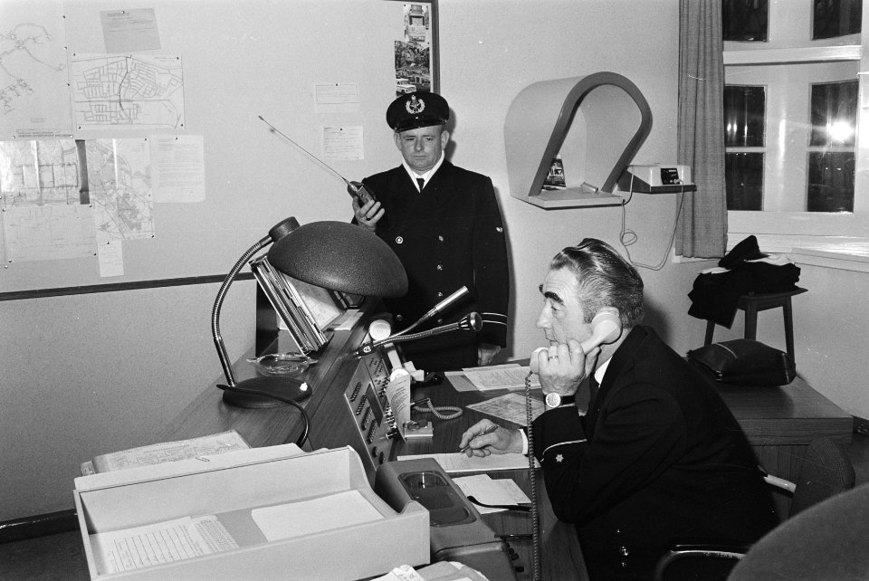 Mobilofoon op tramlijn zeventien en dertien, Amsterdam tramcentrale met mobilof, Bestanddeelnr 924-0747