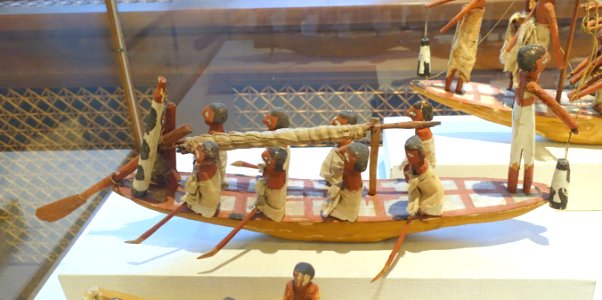 Model boat, Sedment el-Gebel, Egypt, First Intermediate Period, Dynasty 9, c. 2200 BC, wood, gesso, linen, pigment - Oriental Institute Museum, University of Chicago - DSC07817