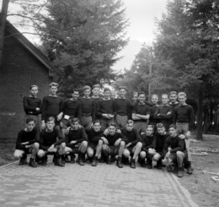 MOC Hilversum. Matrozen in sportkleding, Bestanddeelnr 903-0204