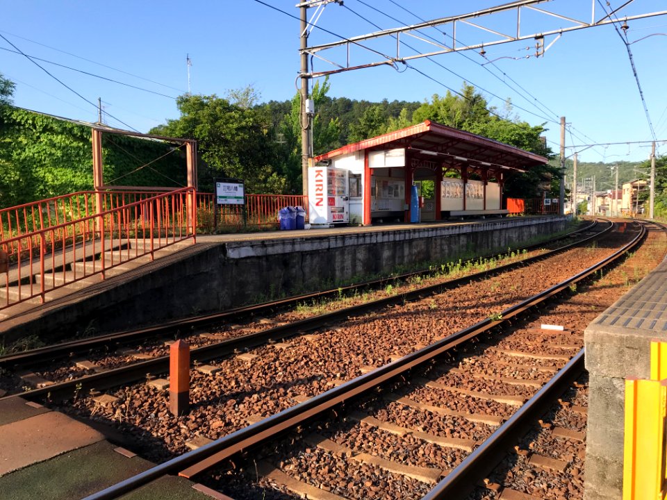 Miyake Hachiman station Demachiyanagi bound platform 20200520