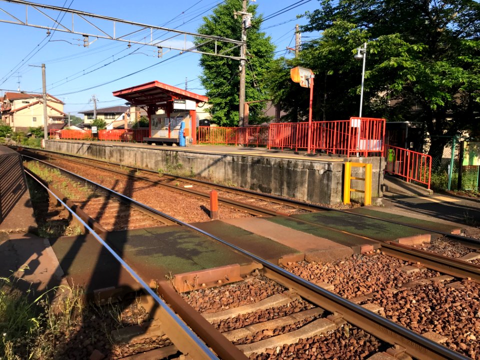 Miyake Hachiman station Yase Hieizan guchi bound platform 20200520