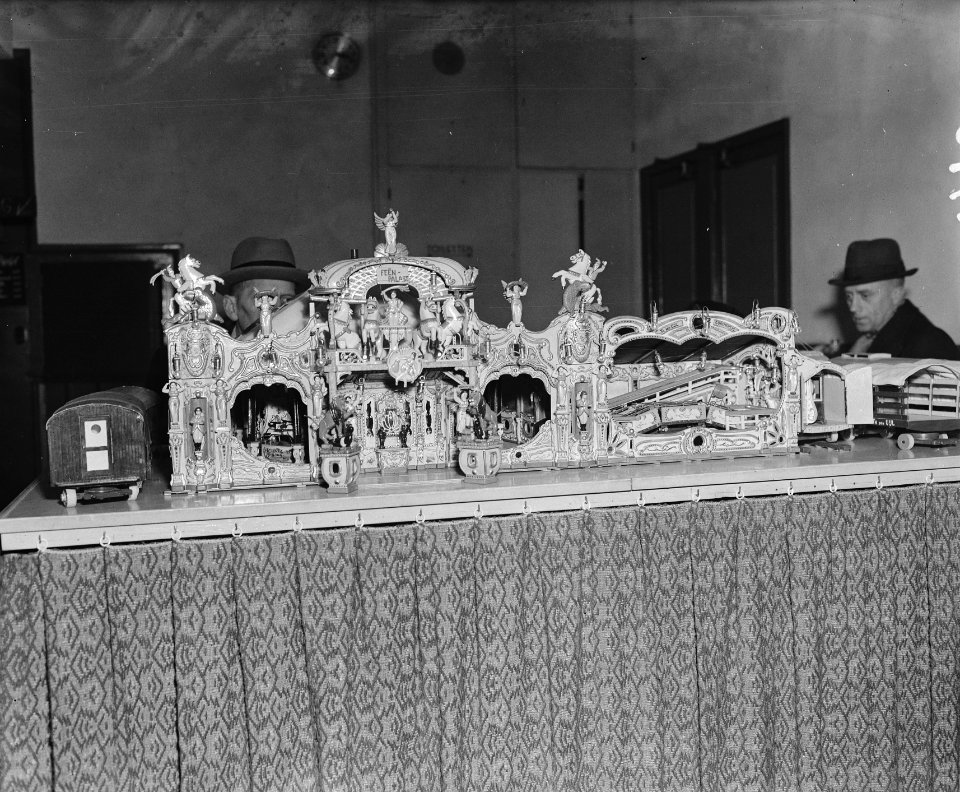 Model stoomcarrousel, Bestanddeelnr 901-9982