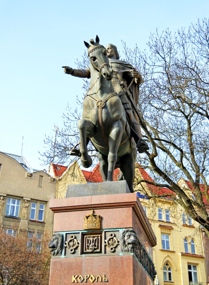 King monument spring